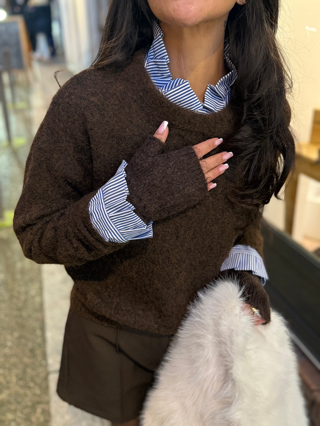 PULL AVEC DÉTAIL RAYÉ