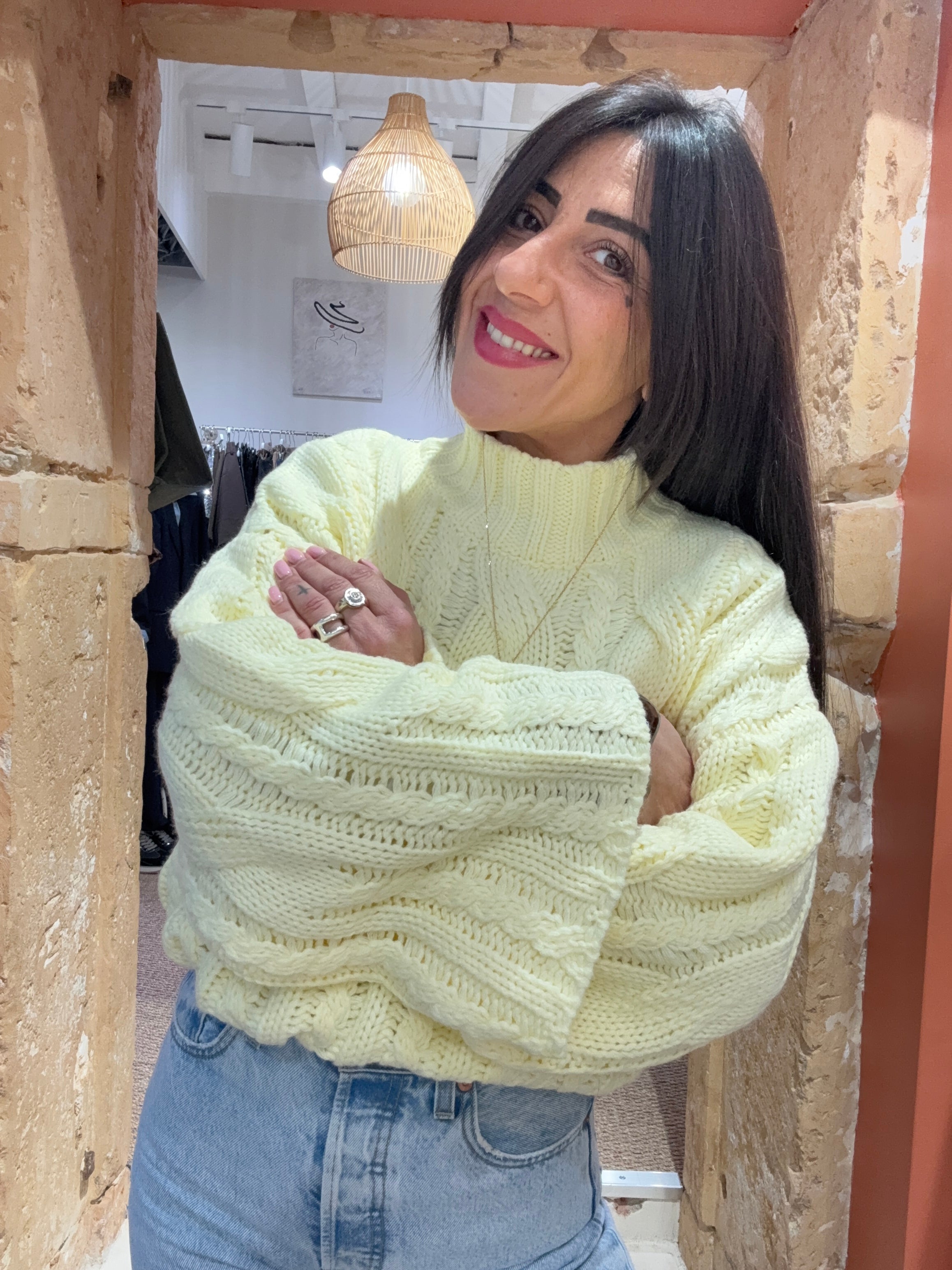 Pull en maille jaune