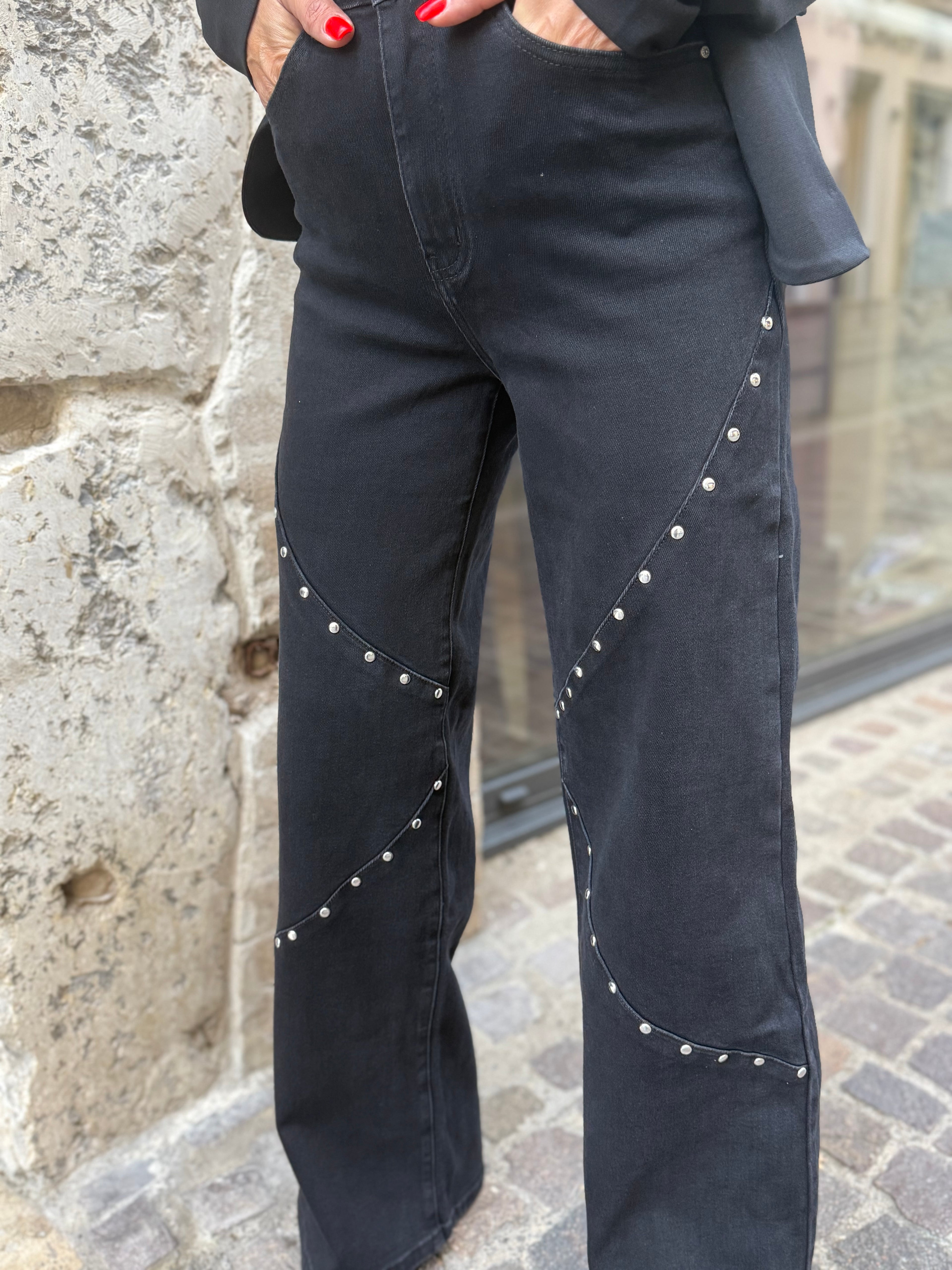 Jean à clou noir