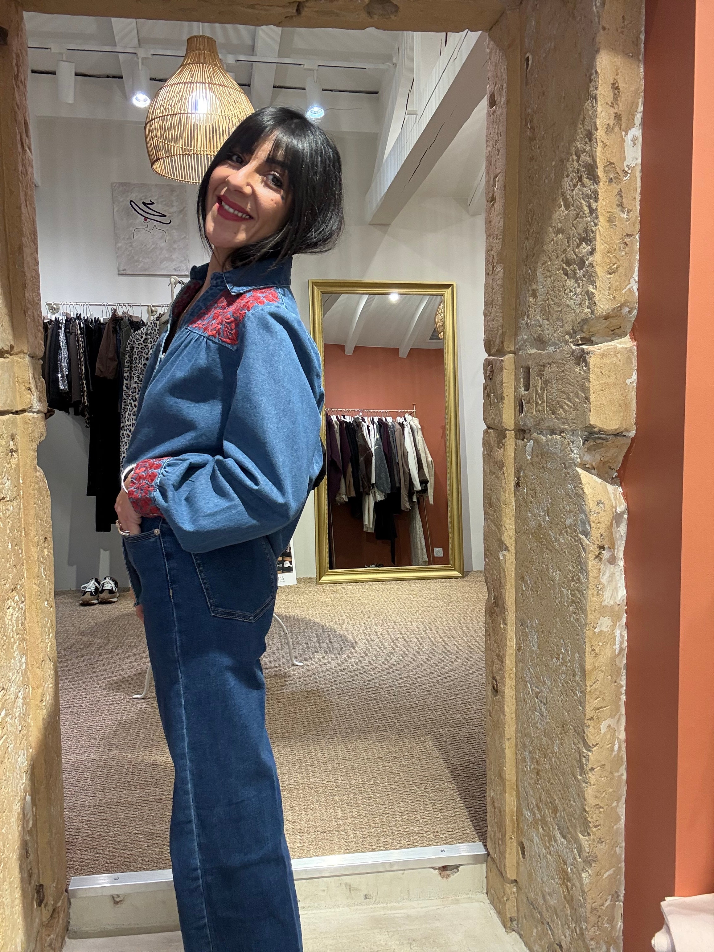Chemise en jean brodée
