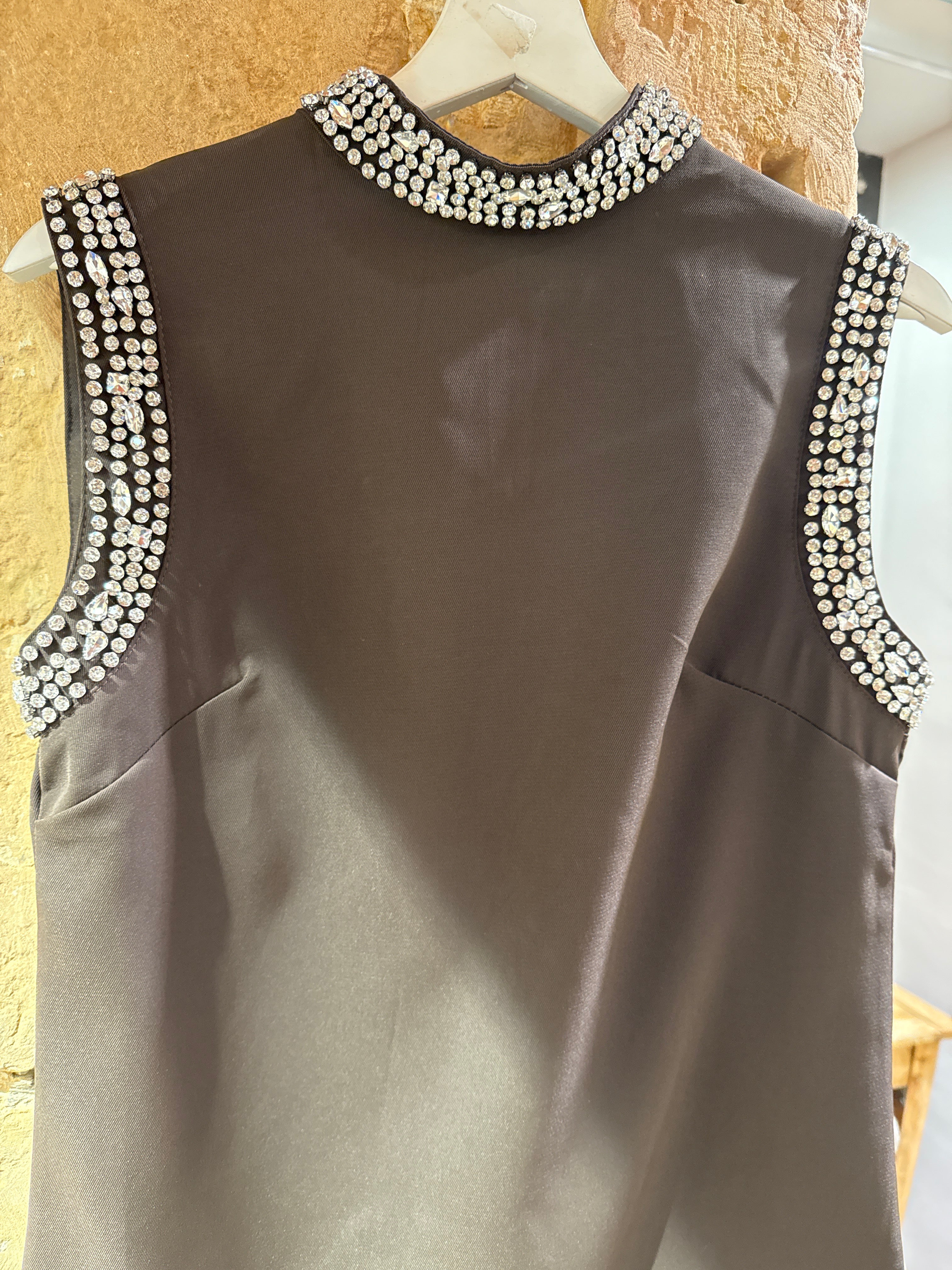 Magnifique robe sans manches strass