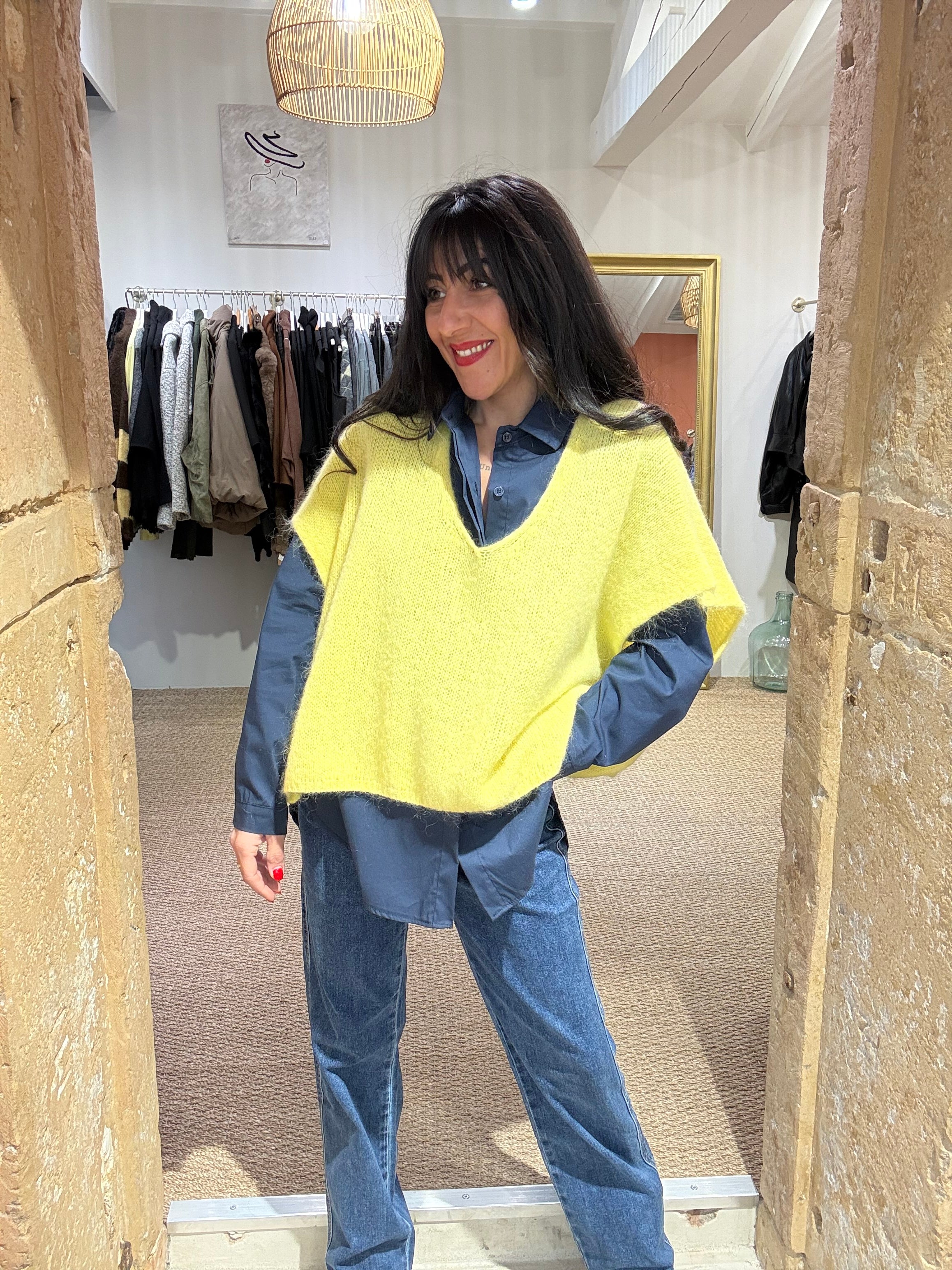 Pull sans manches jaune