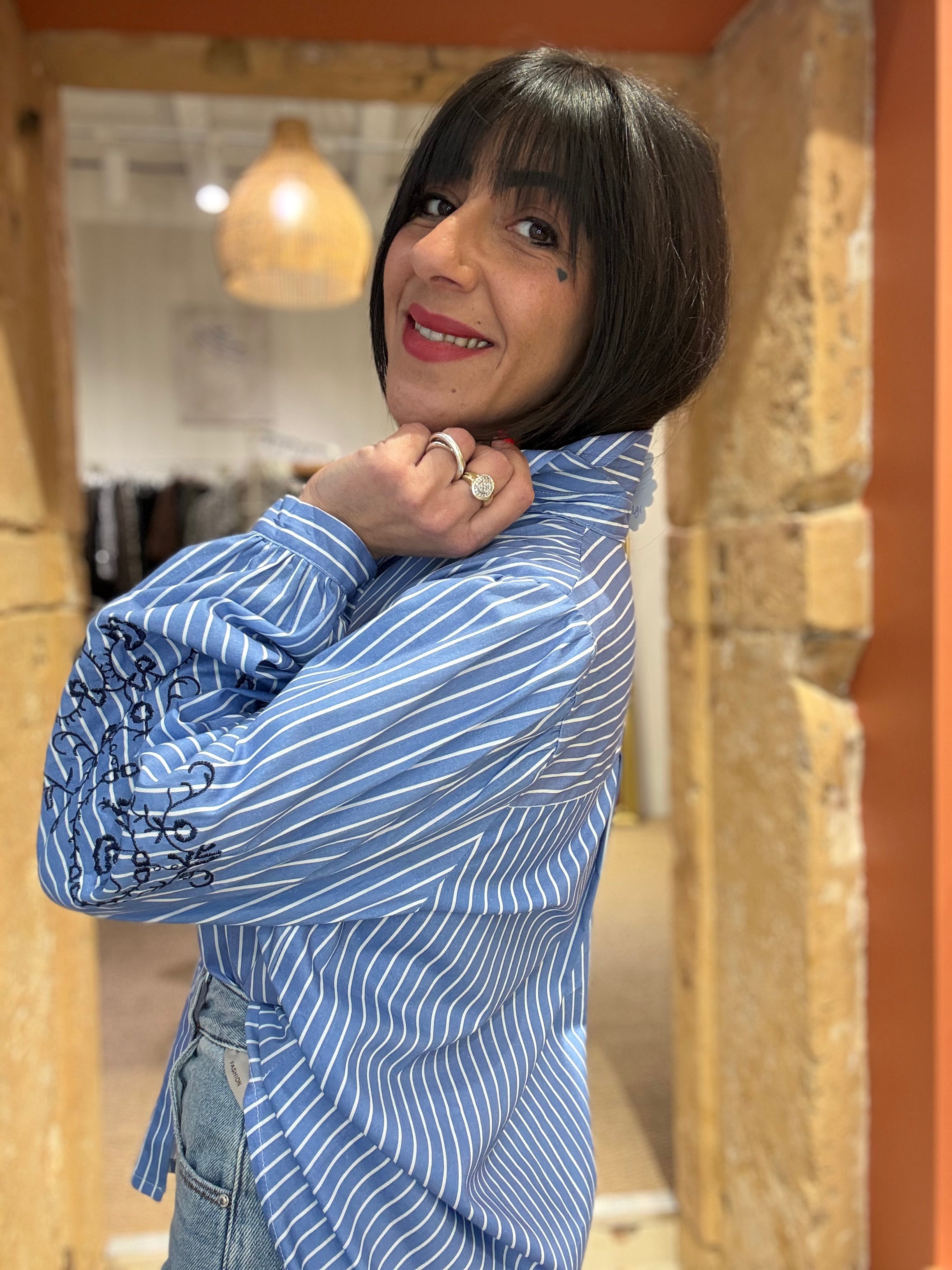 CHEMISE RAYÉE AVEC COUDES BRODERIE