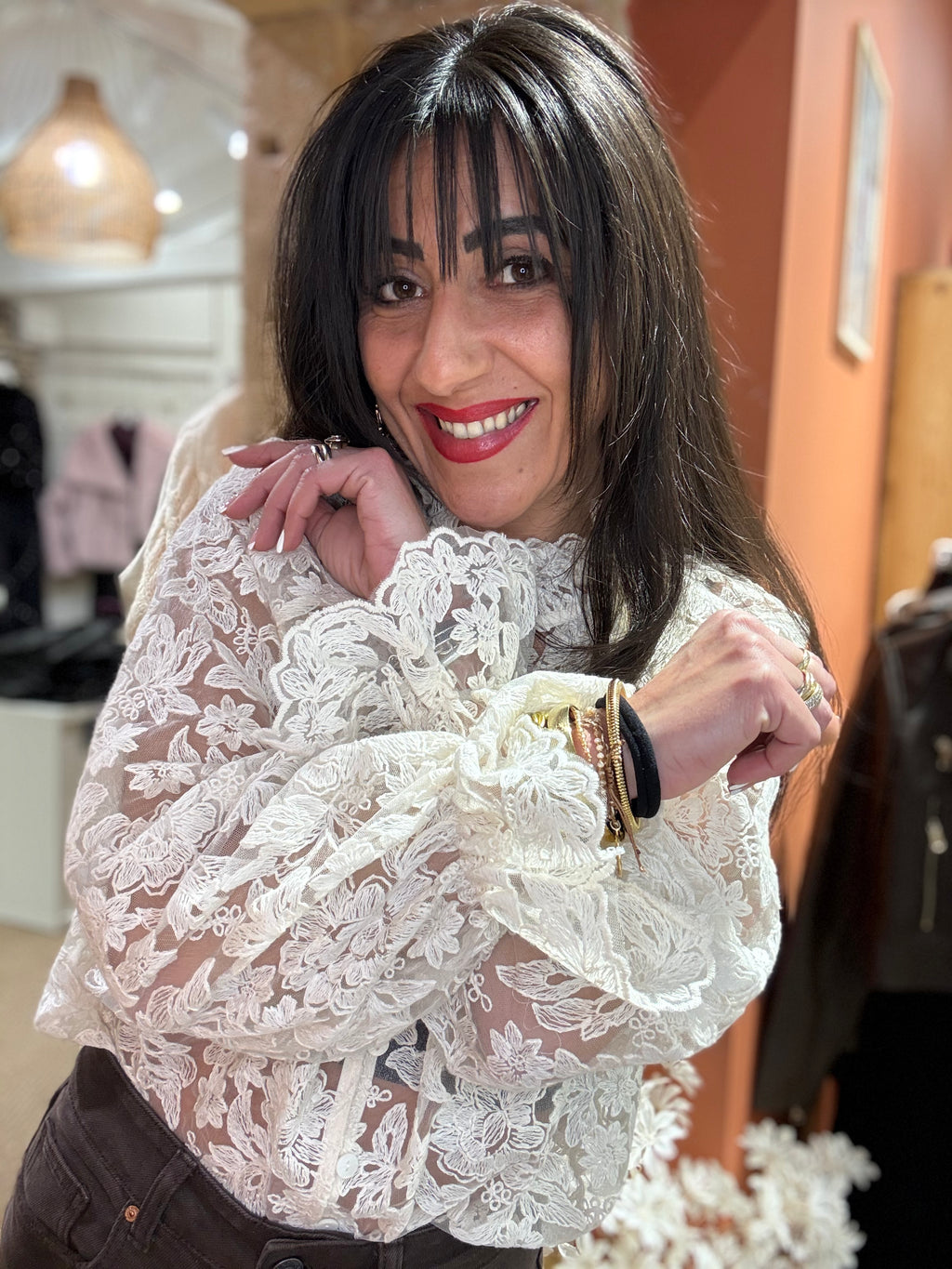 BLOUSE EN DENTELLE BEIGE