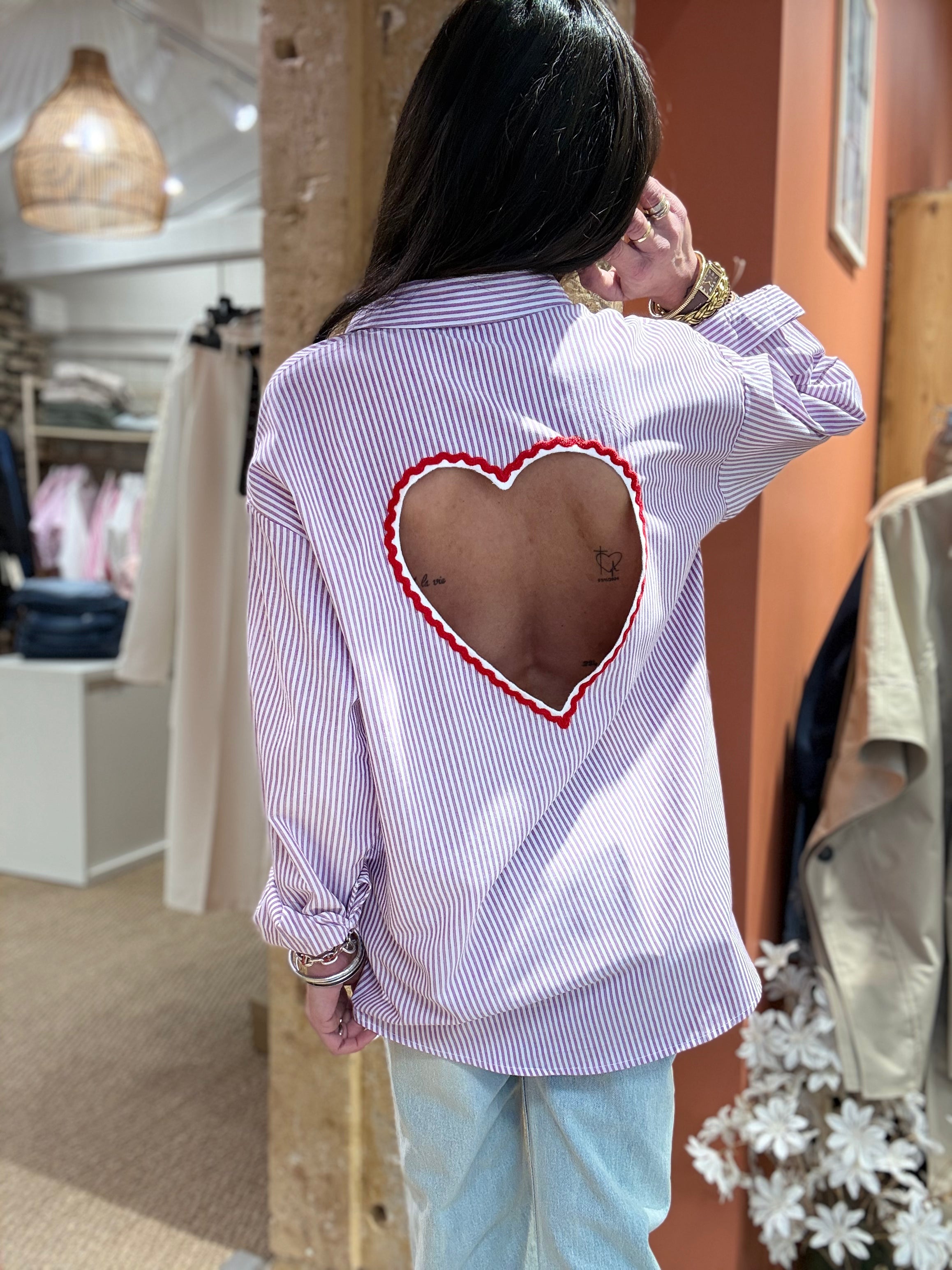 CHEMISE RAYEE AVEC COEUR ♥️