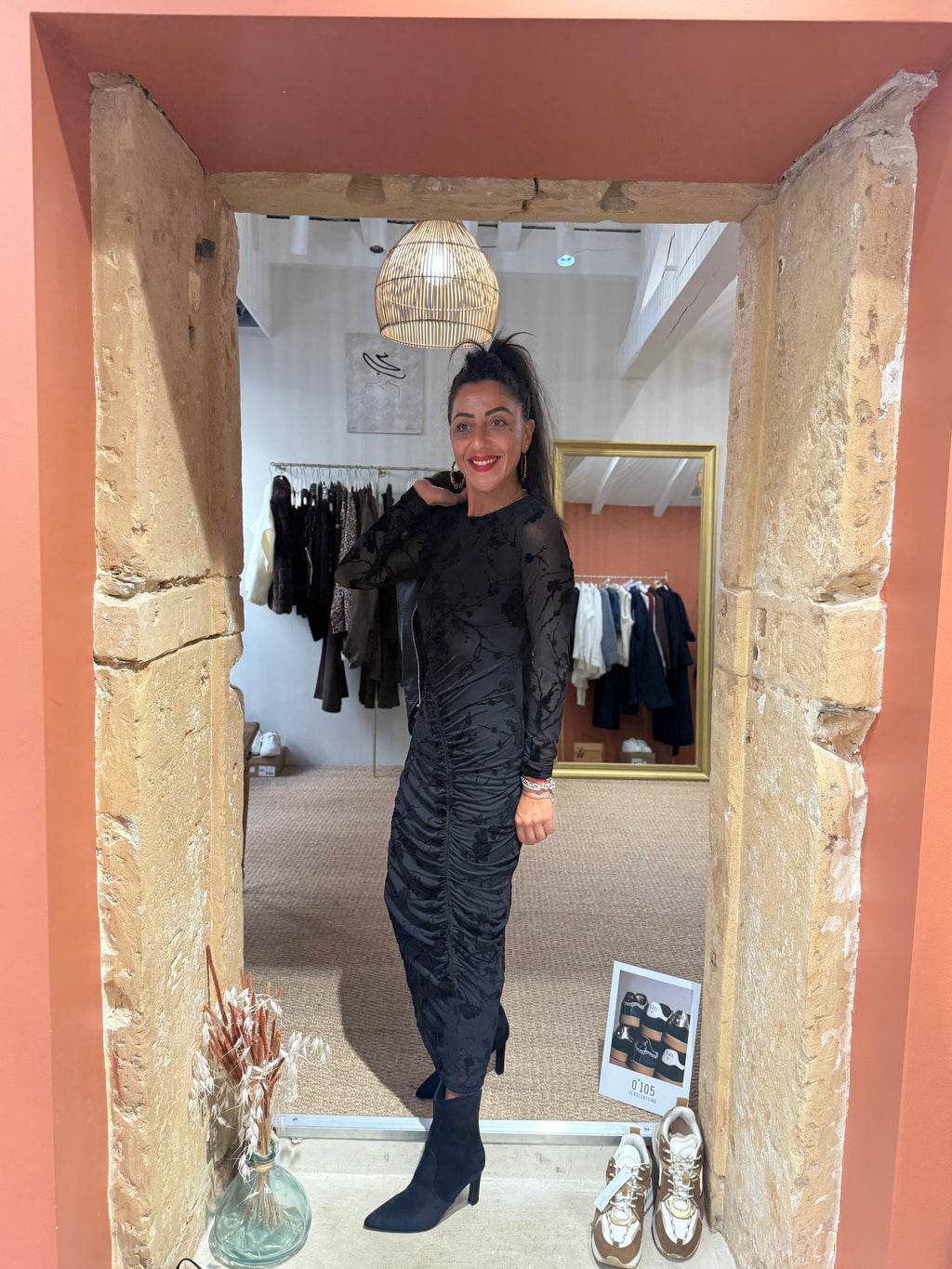 Robe Noir Fleurs - Culture