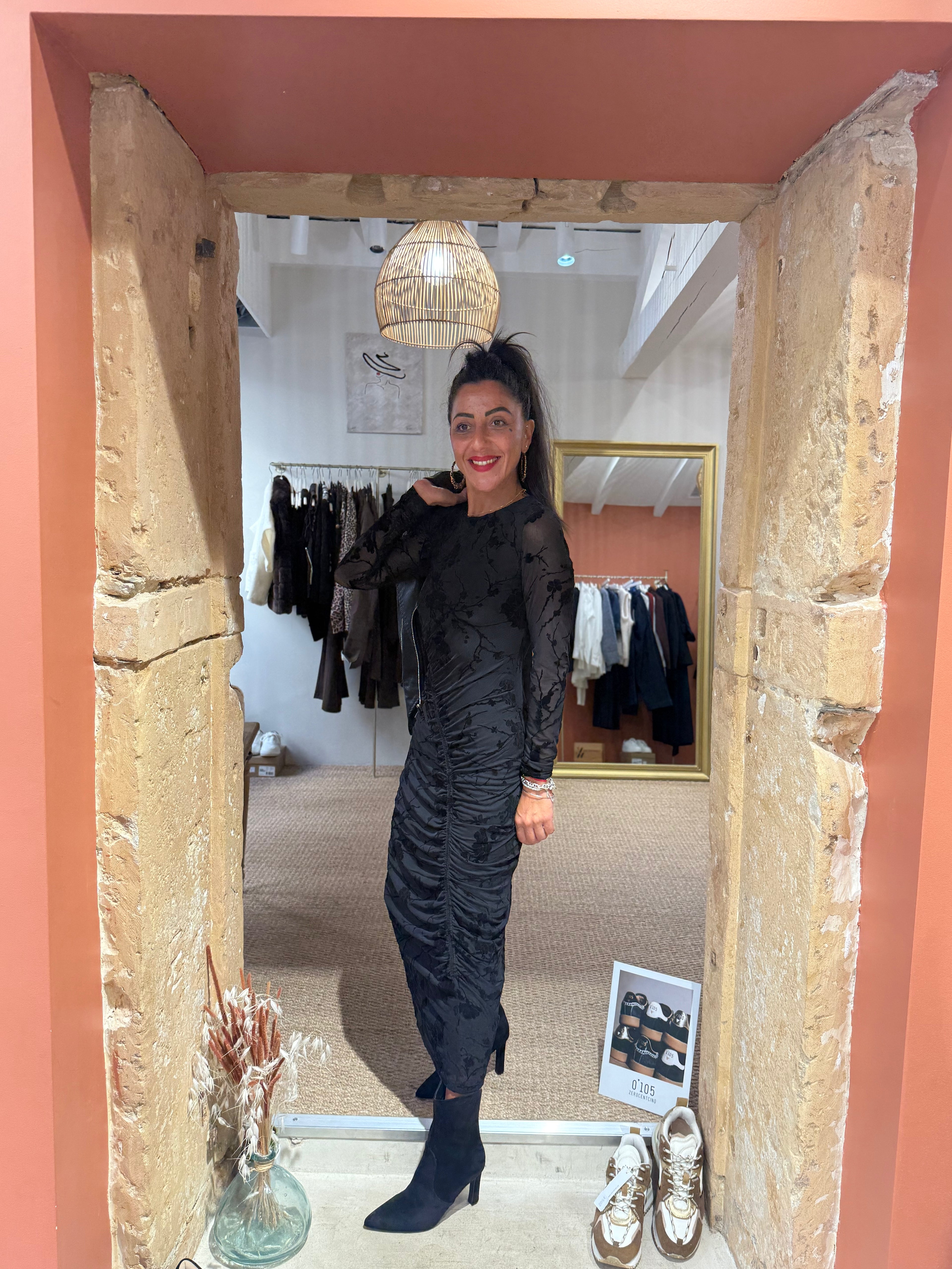 Robe Noir Fleurs - Culture