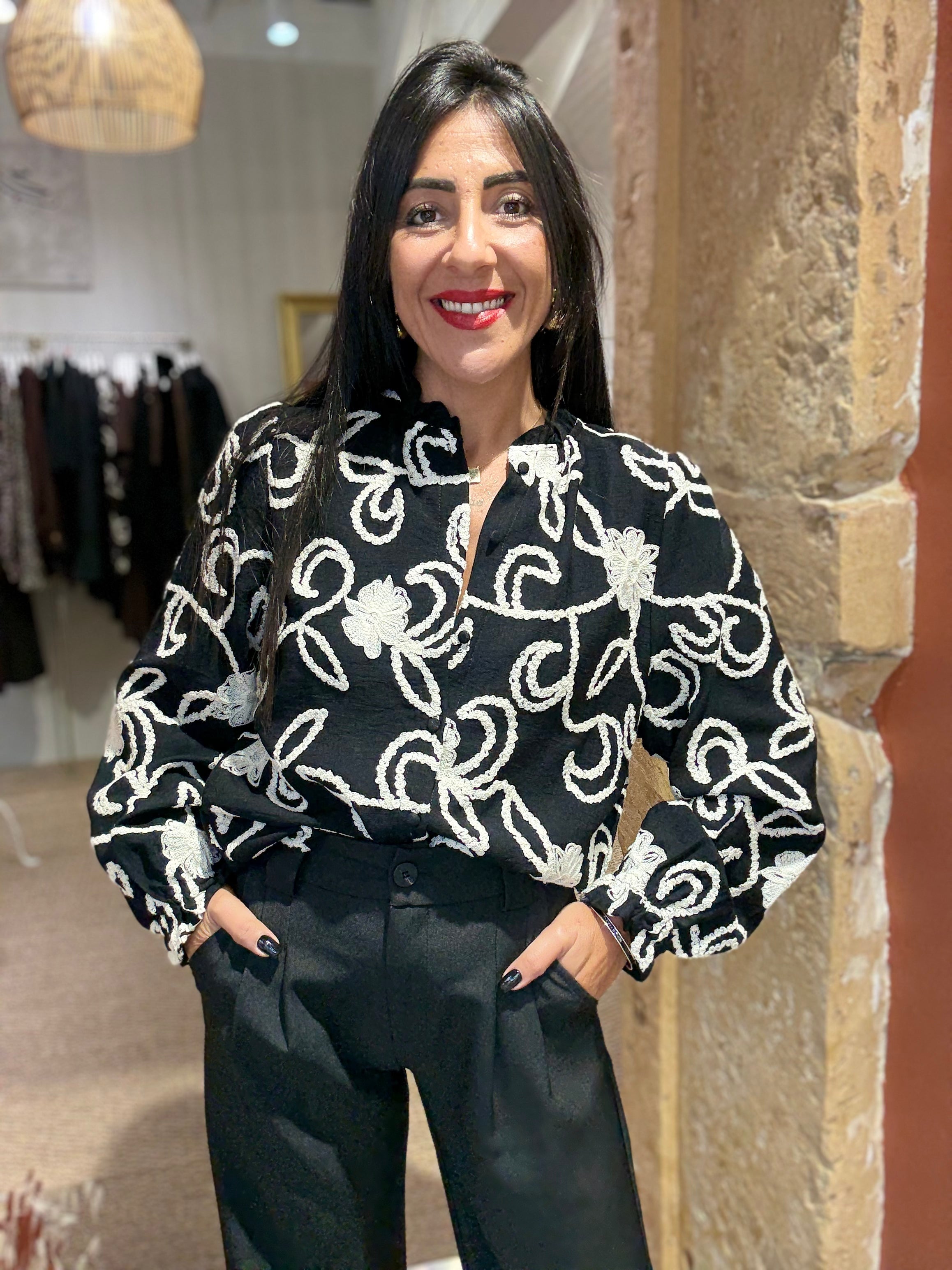 Chemise Noire Broderie