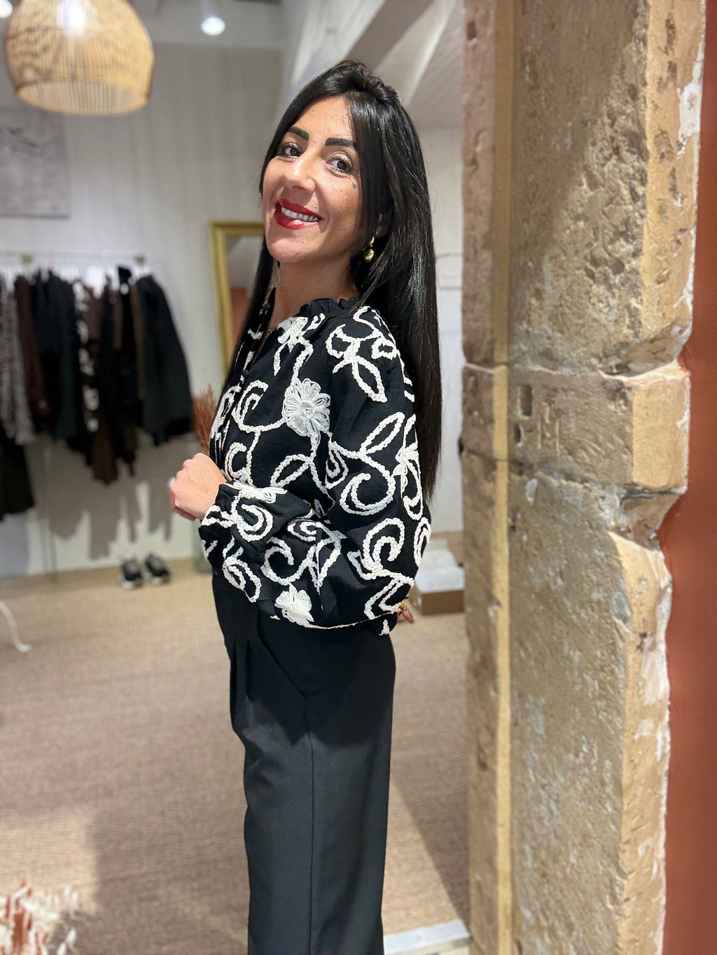 Chemise Noire Broderie
