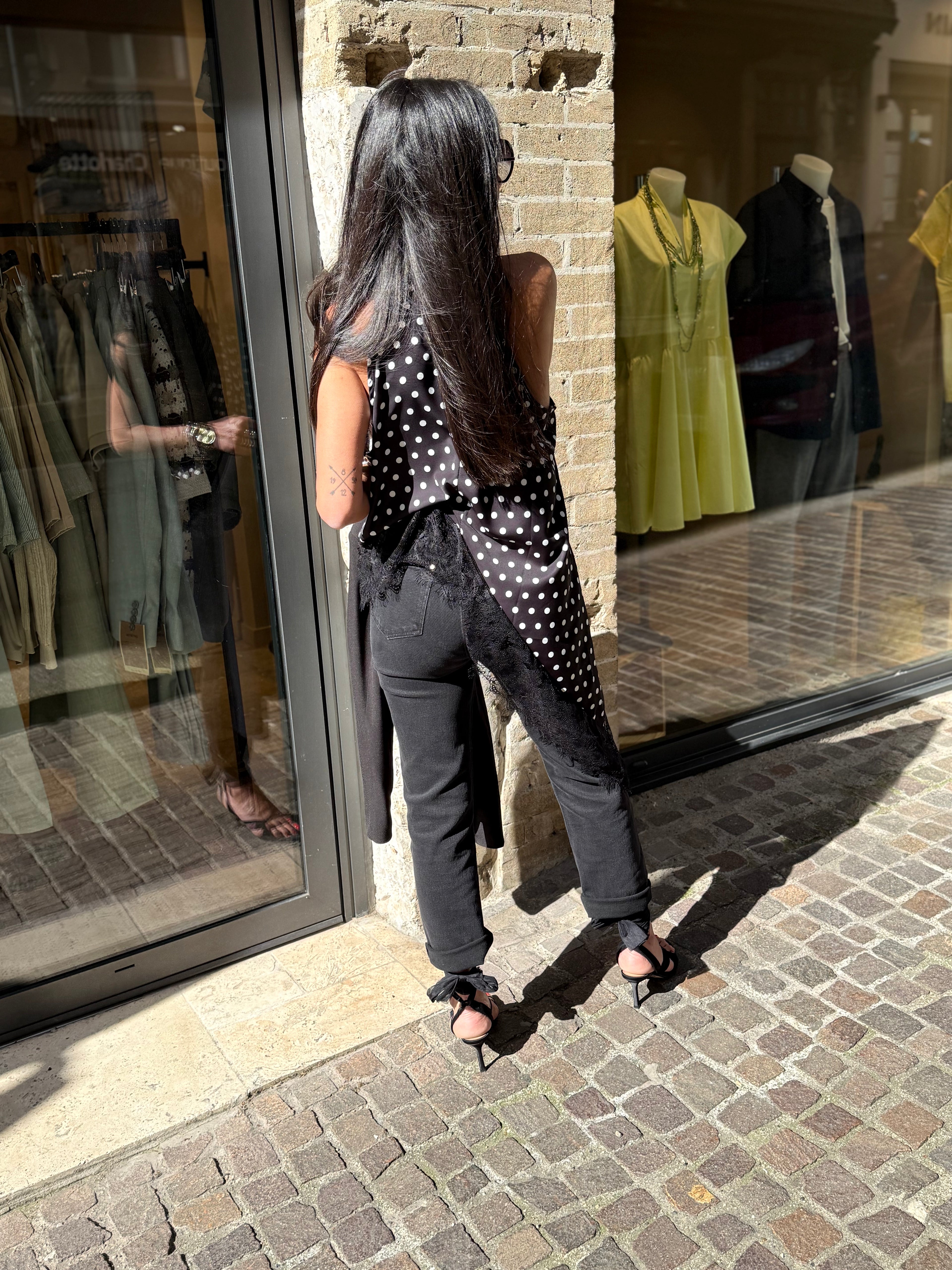 DEBARDEUR A POIS ET DENTELLE