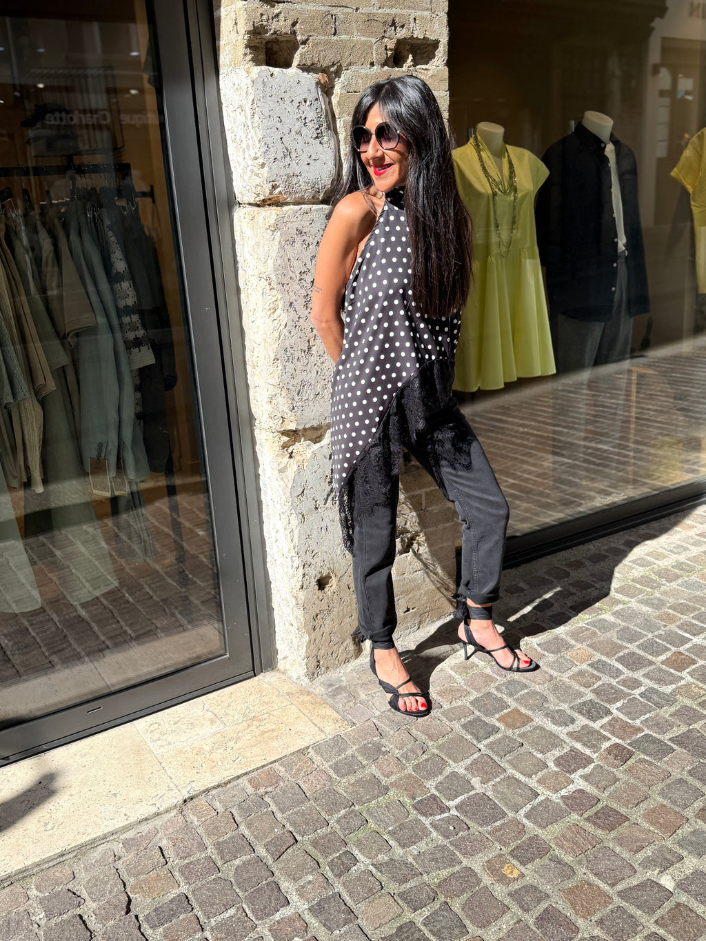 DEBARDEUR A POIS ET DENTELLE