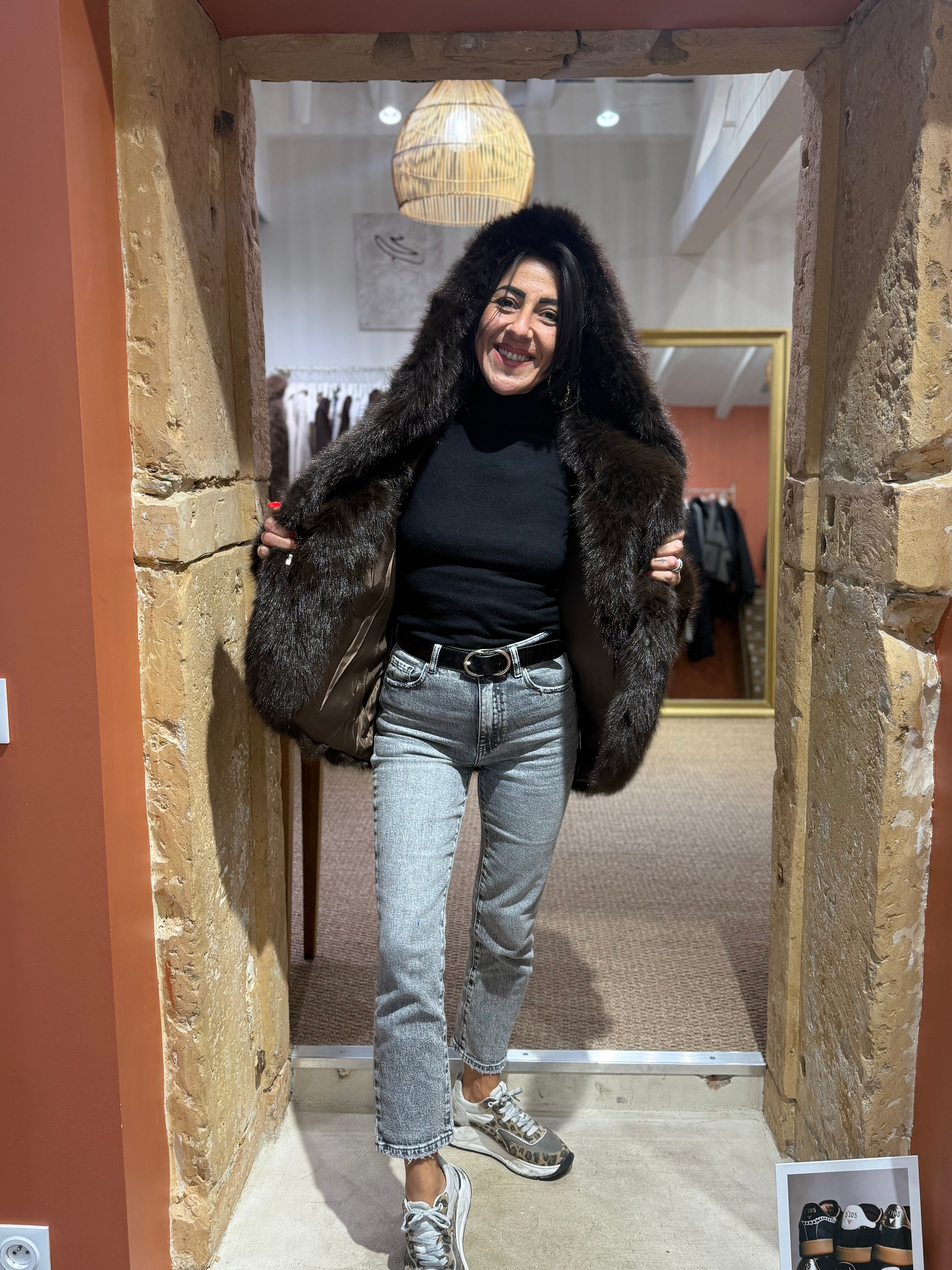 Fourrure Noir ou Choco - Capuche